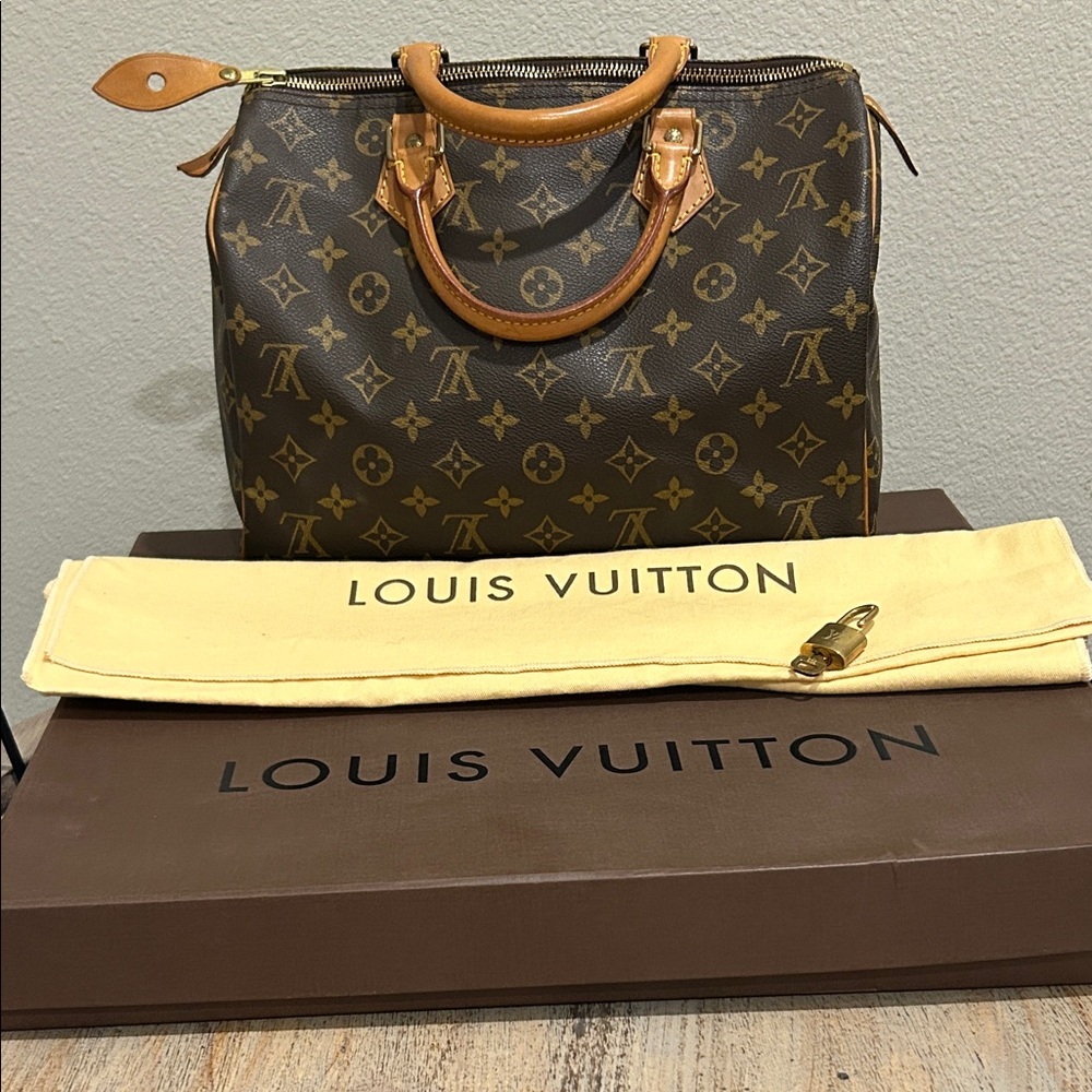Louis Vuitton Monogram Speedy 30